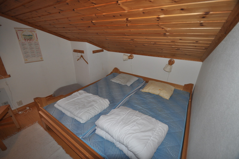 Sovrum 3 med dubbelsäng  loft