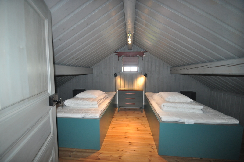 Sovrum 2 på loftet med 2st enkelsängar