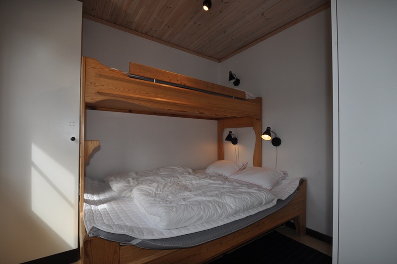 Sovrum 1 med 1 våningssäng (Bredare underslaf)