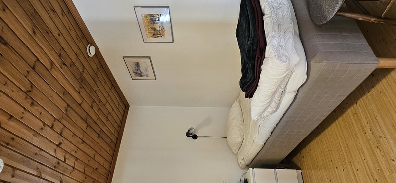 Sovrum 1 nere med 2 enkelsängar