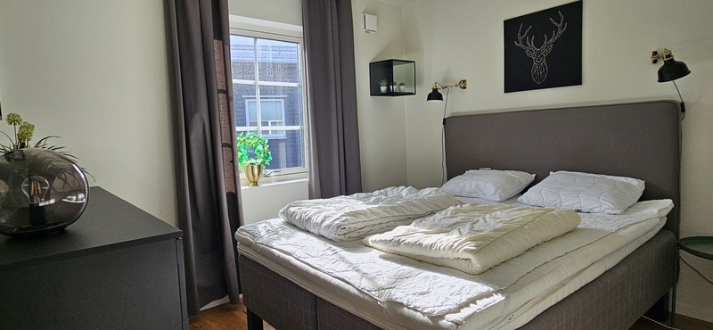 Sovrum 2 med en dubbelsäng