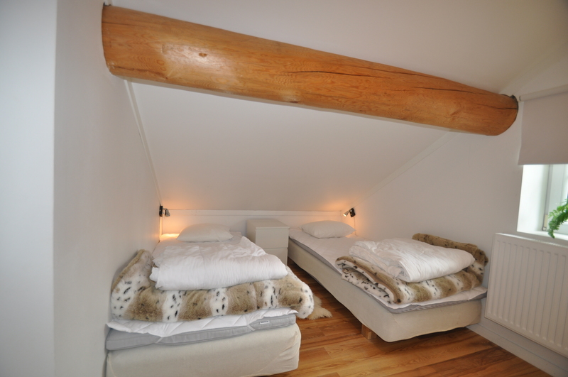 Sovrum 4 med 2 enkelsängar på loftet