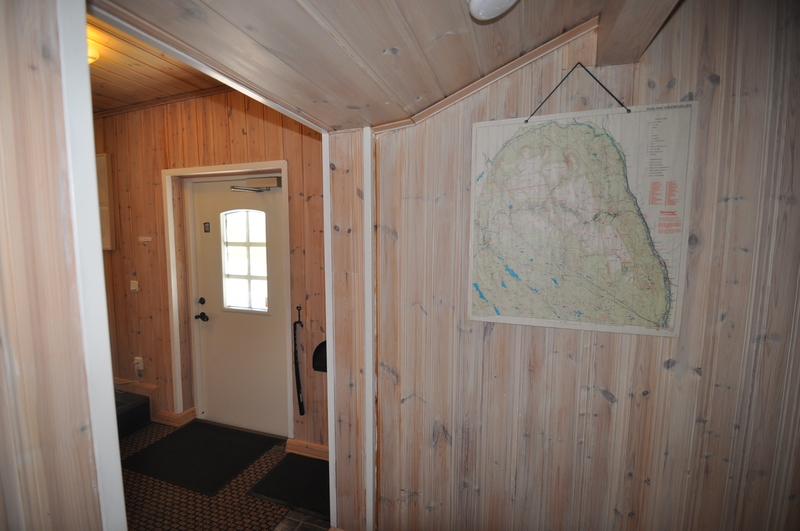 Hall sett från badrum 2