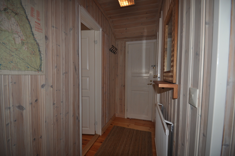 Sovrum 3 och 4 sett från badrum 2/hall
